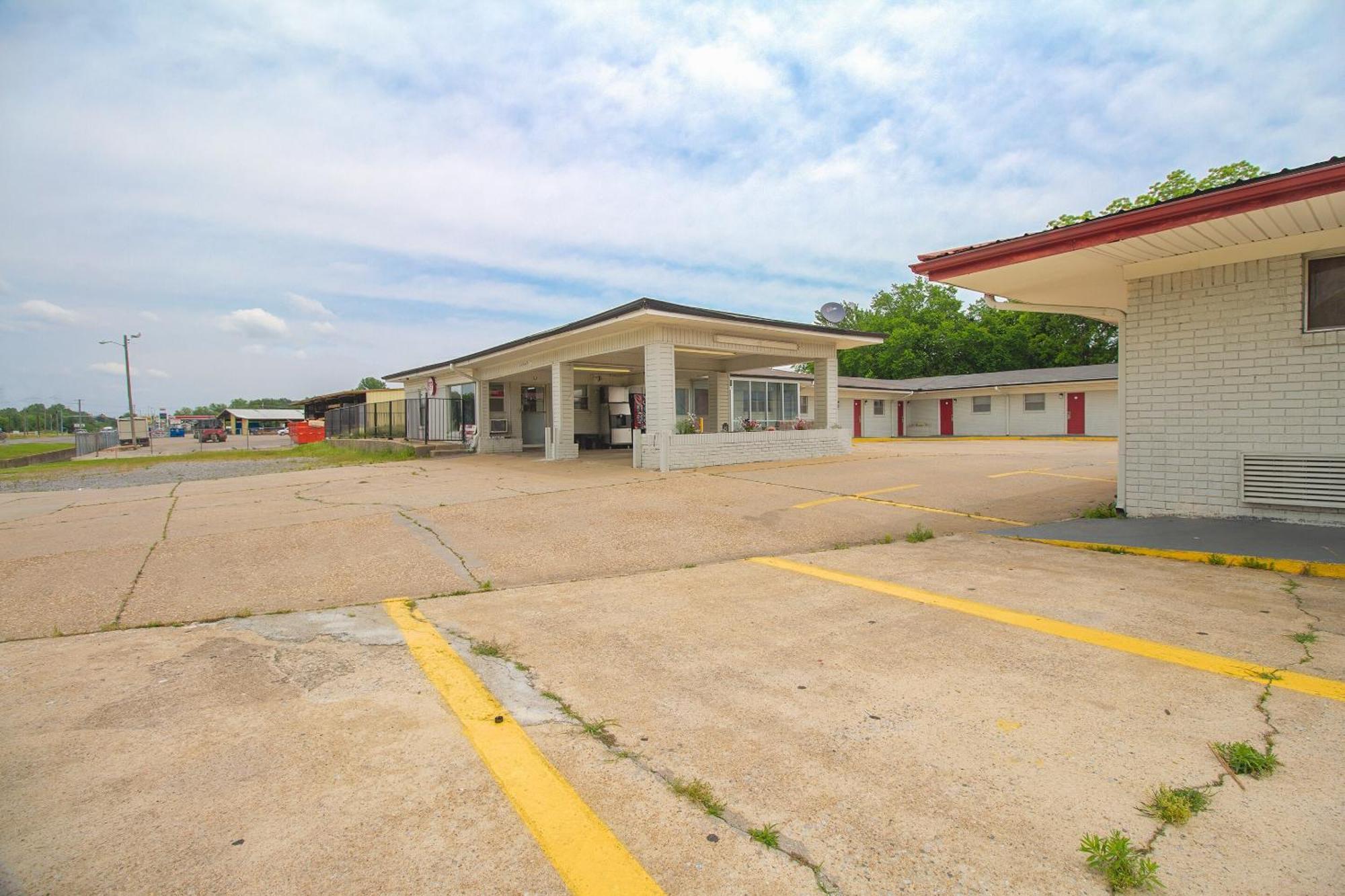 Oyo Hotel Mcalester Ok S Main St Zewnętrze zdjęcie