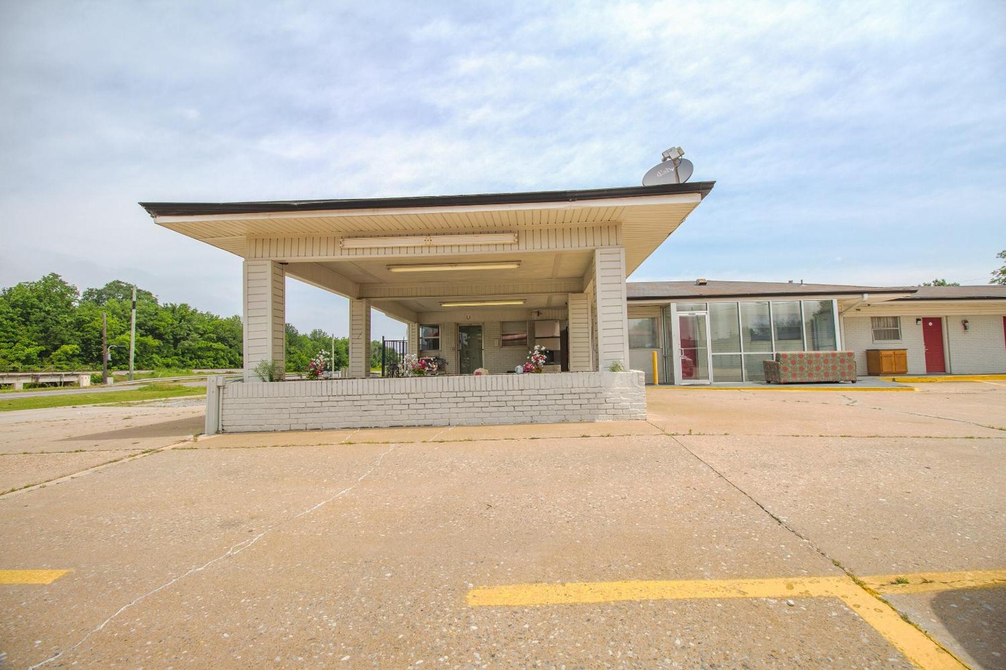 Oyo Hotel Mcalester Ok S Main St Zewnętrze zdjęcie